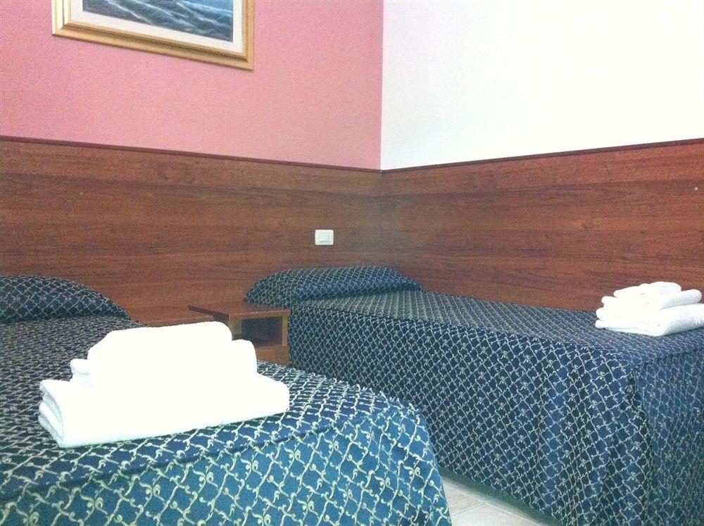 Hotel Aurelia Milano Centrale Bagian luar foto