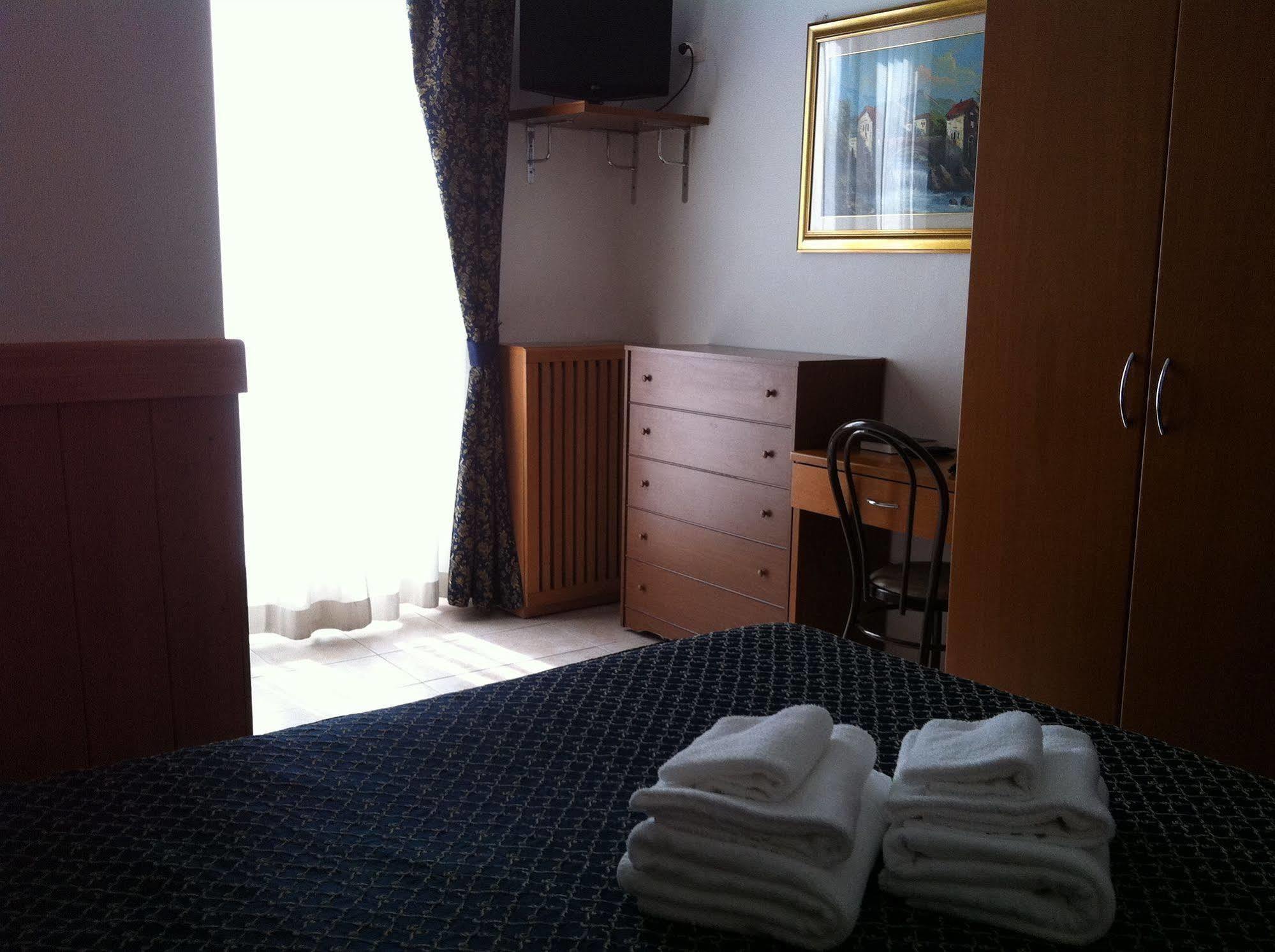 Hotel Aurelia Milano Centrale Bagian luar foto