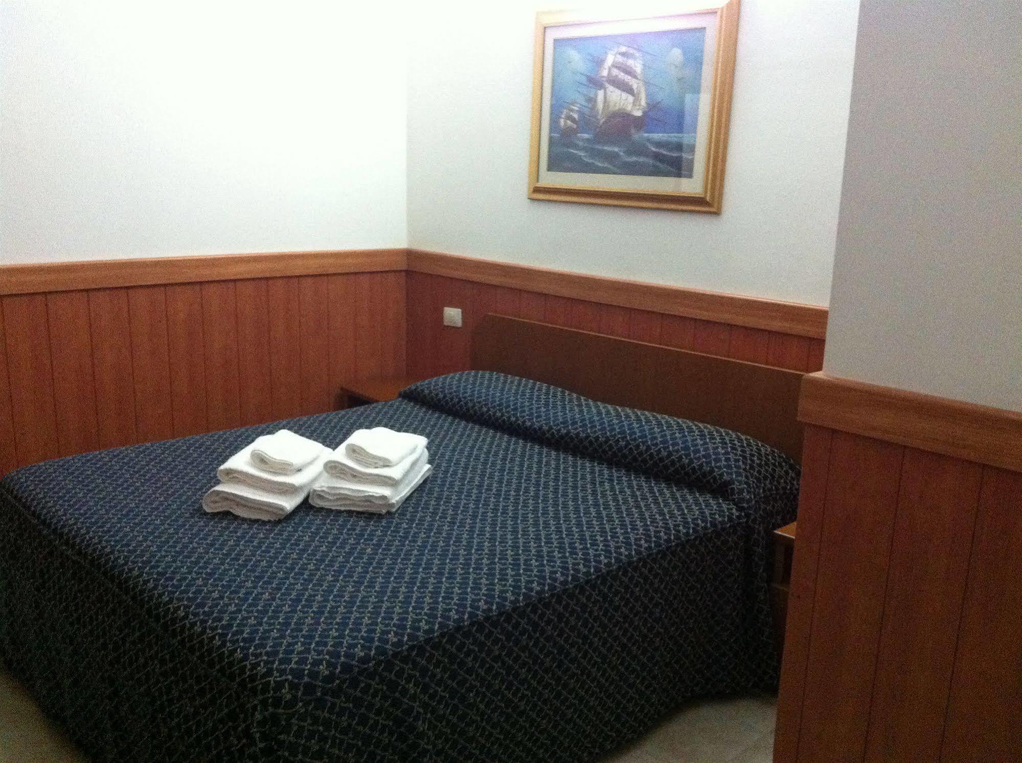 Hotel Aurelia Milano Centrale Bagian luar foto
