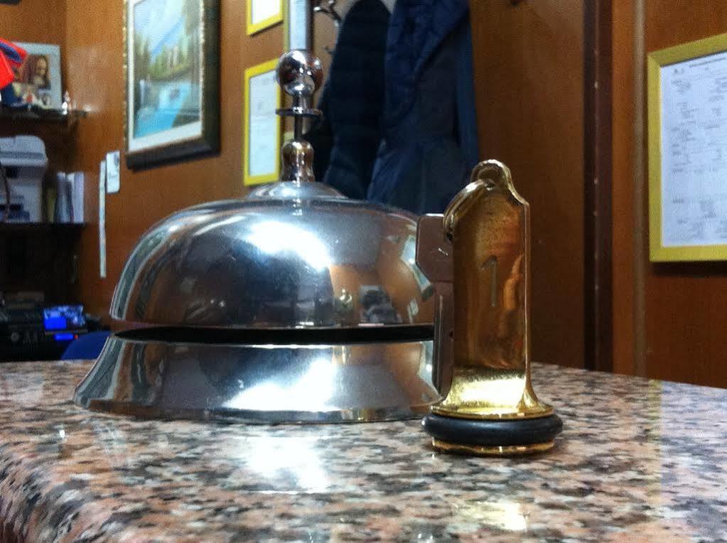 Hotel Aurelia Milano Centrale Bagian luar foto